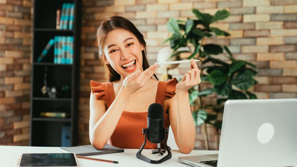 influencer marketing an influencer marketing a product
