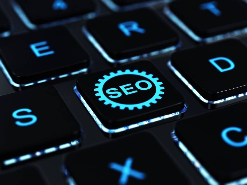 a computer keyboard highlighting the SEO key